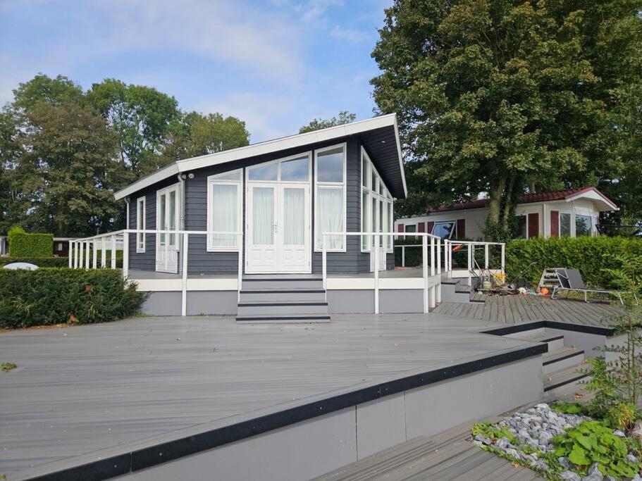 Chalet "Aan Ut Water" Elburg Villa Biddinghuizen Exterior photo